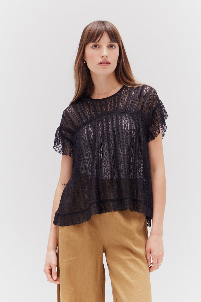 STRETCH LACE RUFLE BLOUSE