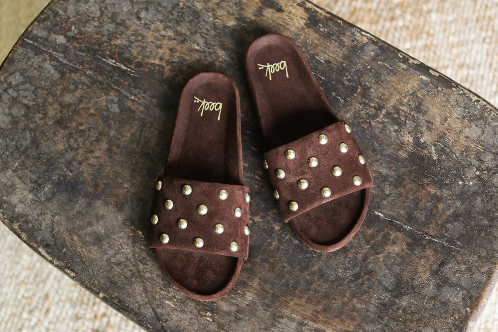 GALLITO STUD SUEDE SLIDE SANDAL